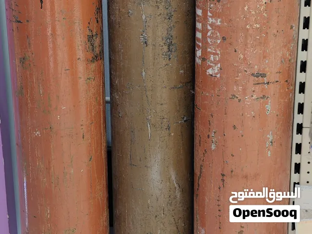 اسطونات غاز هيليوم غير معبئة مشترينها بسعر 75 ريال موجود 4 اسطونات بسعر 30 ريال سعر بلاش