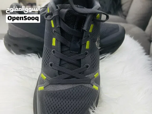 جوتي رياضة مقاس 40 ماركة Rbx