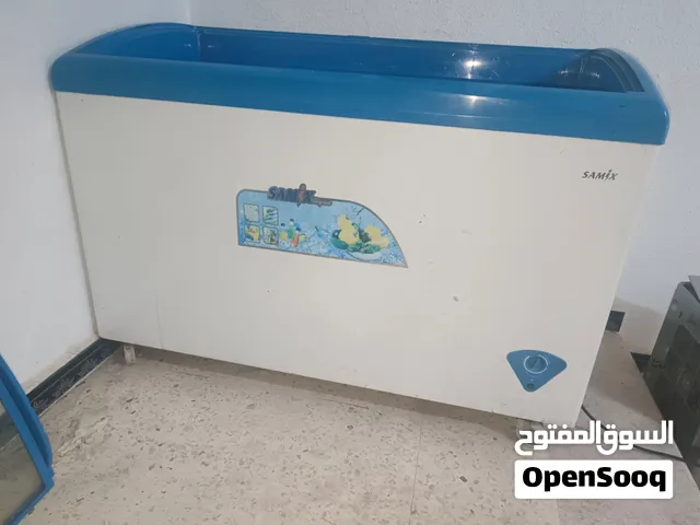 ثلاجة بوظة للبيع بحالة ممتازة، تبريد قوي وسريع، نظيفة وجاهزة للعمل، مناسبة للمحلات والمشاريع وماركت
