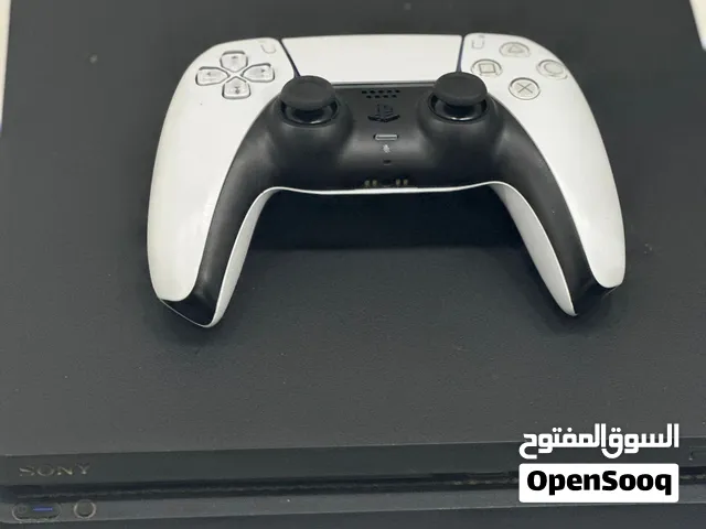 بلايستيشن 4سليم نضيف جدا
