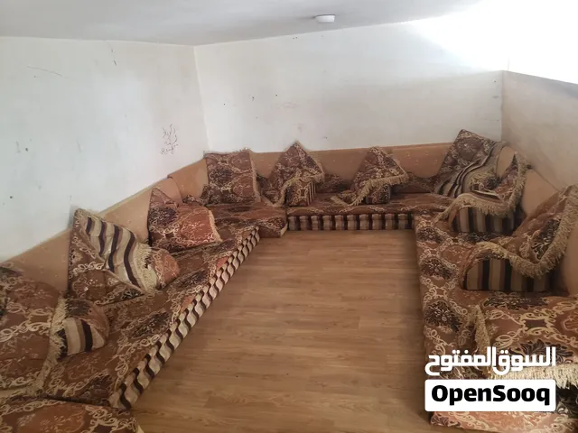 مجلس غرفت استراحه او منزلي او مقيل او مكتب تجمع وغيره