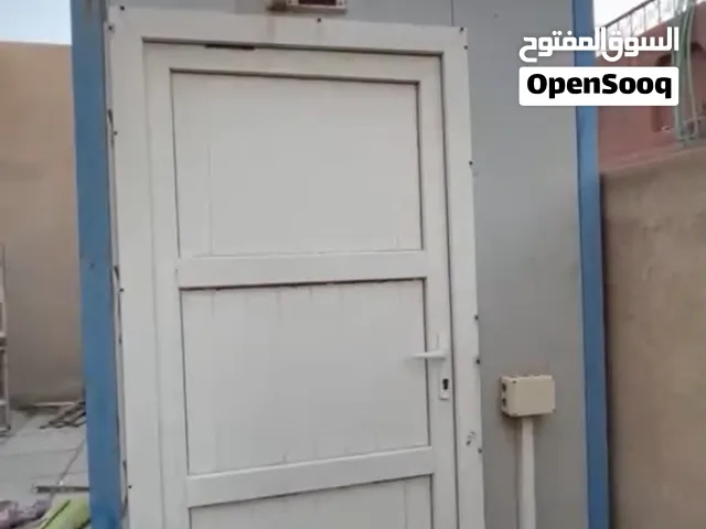 كرفان تفصال ثقيل طول 3م  العرض 1متر ونص  جاهز من كهرباء وشغل درجه اولى العنوان البصره للستفسار واتسا