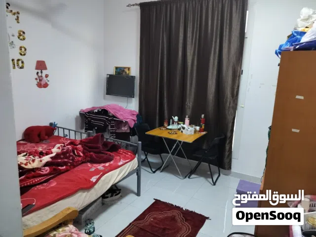 1 room with attached washroom
