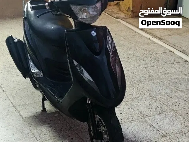 دراجه ماكس عدله للبيع دراجه تشتغل حلوه ونضيفه نقصها بس جوزه تشغيل دراجه سعرها 600 وبيها مجال