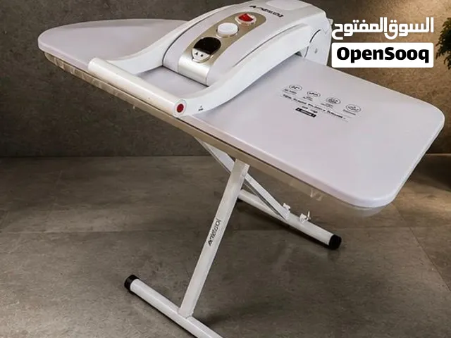 مكواة ملابس اصليه ماركة تقوم بكوي جميع انواع الاقمشه حسب الاختيار بالبخار ارضيه ثابته وسريعه العمل