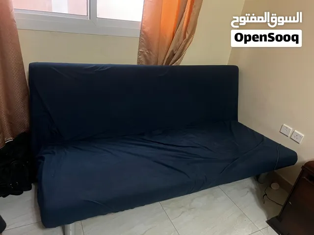 كنبة تنقسم ل سرير نوعها ايكيا حجمها كبير