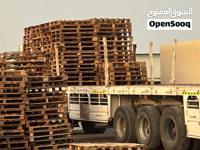 We buy and sell all kinds of pallets