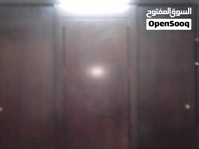 خزانة واسعة جدا للملابس خشب ممتاز ثقيله