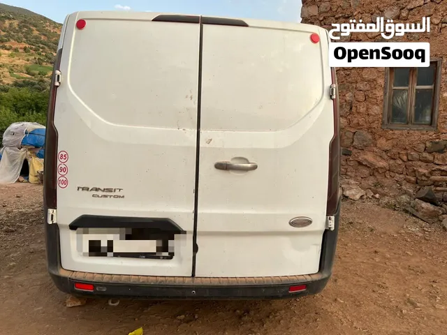 لبيع ليبغاها مرحبا نواحي خنيفرة  Ford