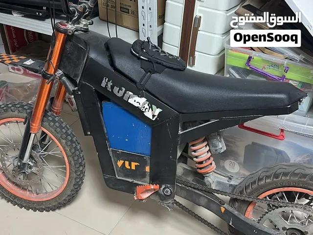 كوقو ويش 1 من شركة كوماكس يمشي فوق ال60 على حالته هاذي و على التاير الي ورا تاير شارع