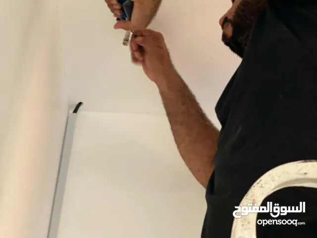 تركيب أجهزة حماية ومراقبة وكامرات. Installation of protection and surveillance d