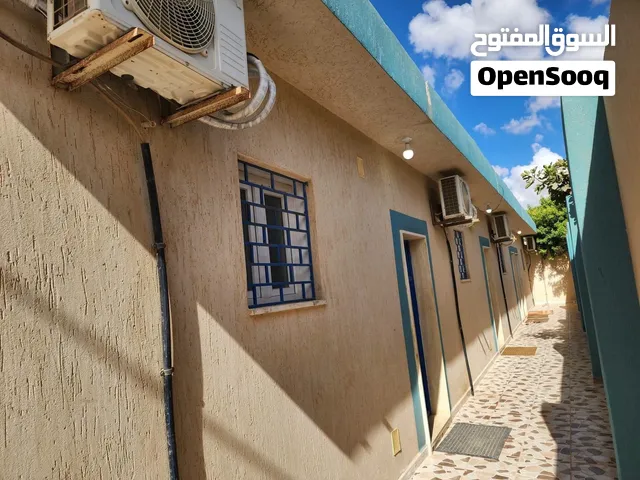 مبنى يوجد به 4 شقق مفروشه للايجار يومي وشهري مكان حيوي جدا بالقرب من مستشفى الاورام