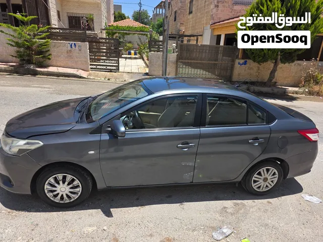 تويوتا يارس 2017