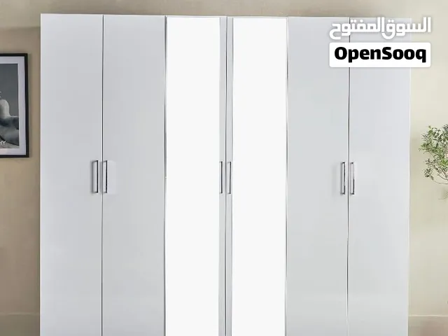 150 وقابل للتخفيض دولاب ملابس ست أبواب مع كرفايه 180/200 مدة الاستخدام اربع شهور سبّب البيع التنقل