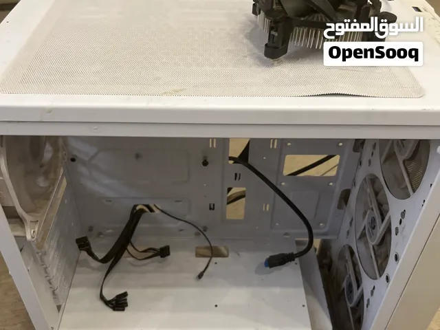 Pc case ‘with no glass’ white with cpu cooler