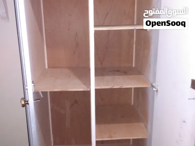 دولاب ملابس خشب سويدي اصلي بابين نظيف صنعاء