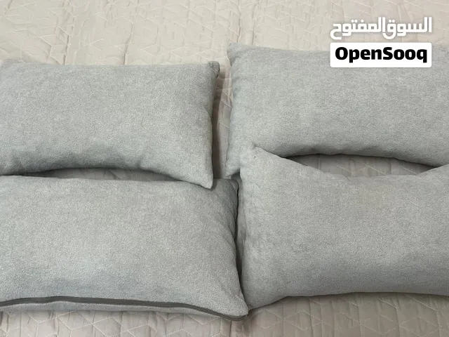 كوشنز جديده بسعر مناسب الواحده بدينار فقط