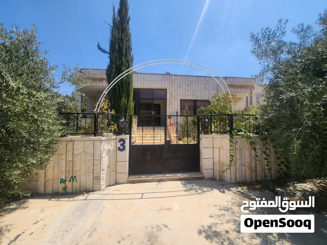 فيلا ,مشرفه على خزان مياه زبده، 3 شارع اشرف الجيوسي, اسكان المهندسين, اربد