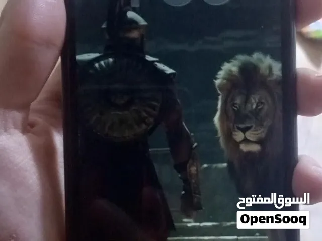 السلام عليكم iPhone 11 سعر 150 مبدل شاشه مرتبه وبي سواد خفيف بلطرف مامثره فيس ايدي مو شغال