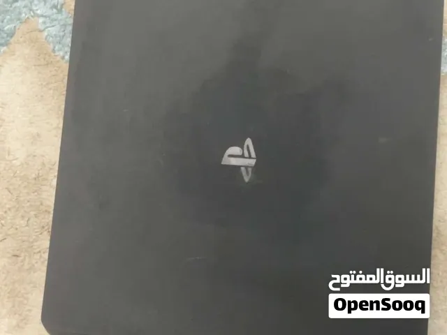 سوني فور برو مستعمل معه اربع اجهزة و 26 لعبه مافي اي خراب فسوني