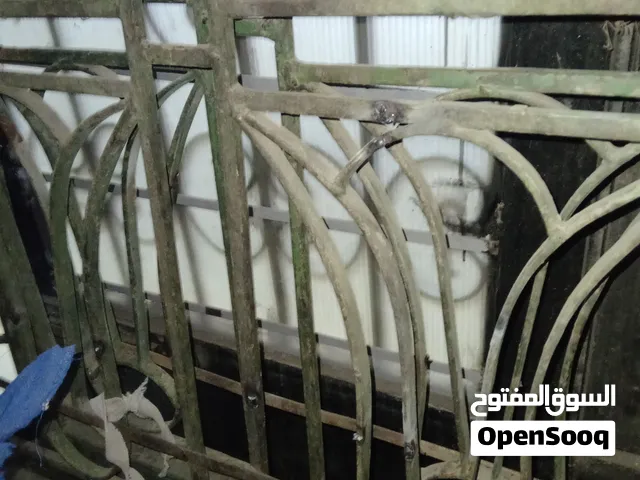 للبيع بوابة حديد تصلح مدخل بيت او بابين منفصلين
