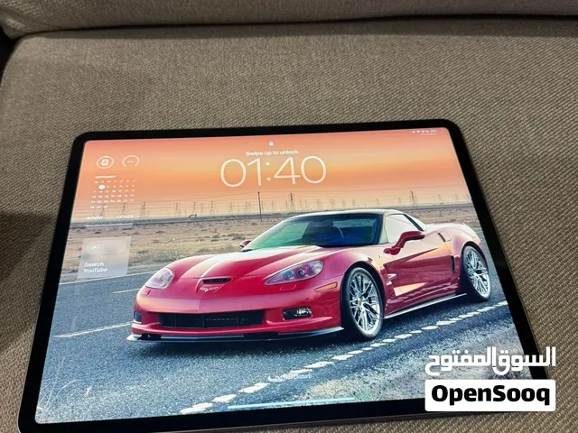 Apple iPad Pro 12.9 2020 4th Gen 1TB Space Grey Excellent Condition with Magic Keyboard