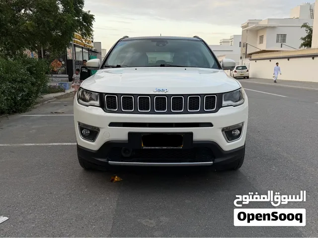 جيب كومباس Limited موديل 2019 نظافة عالية وحالة ممتازة وكالة عمان مواصفات خليجية.