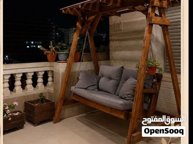 كراسي وطاولات خشبيه ومراجيح خشبيه وعاء للزهور وطولات للنجار والرسام والمهندس