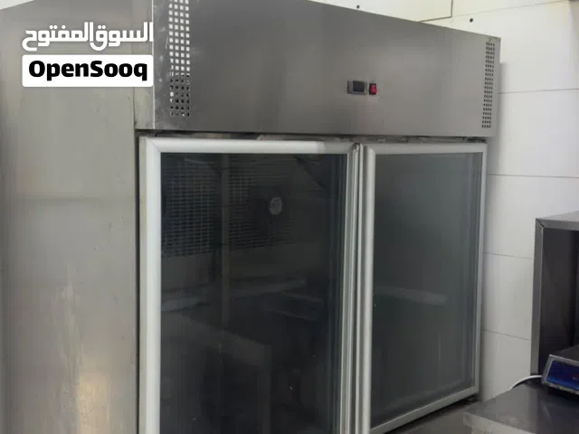 ثلاجة تبريد كبيرة ورخيصة(يحتاج لها تصليح)