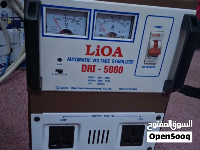 هذا مُثبِّت جهد كهربائي للاستخدام مع مولد كهربائي بقدرة 5000 واط