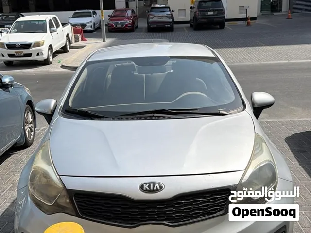 سيارة كيا ريو للبيع موديل 2013  تسجيل وتامين نهايه شهر 11 ماكينه جير مكيف  ممتاز