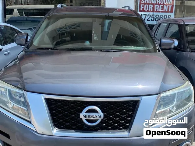 NISSAN PATHFINDER 2013 FULL OPTION - EXCELLENT CONDITION - WELL MAINTAINED - URGENT SALE!