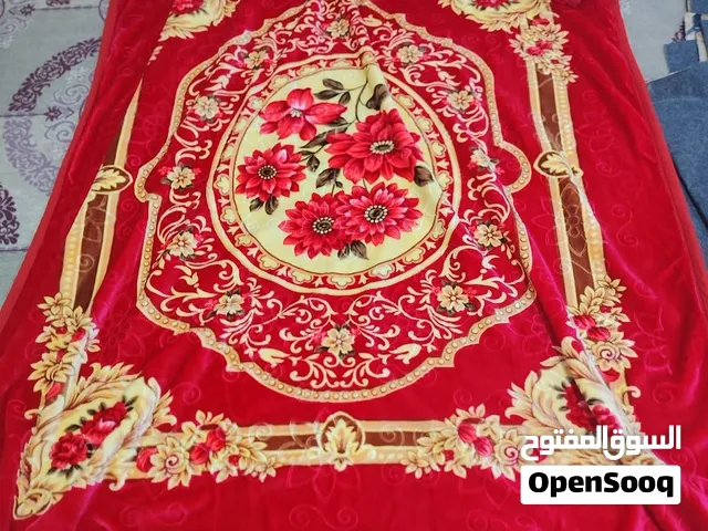 حرامات و أطقم فراش مفرد ومزدوج بحالة ممتازة جدا