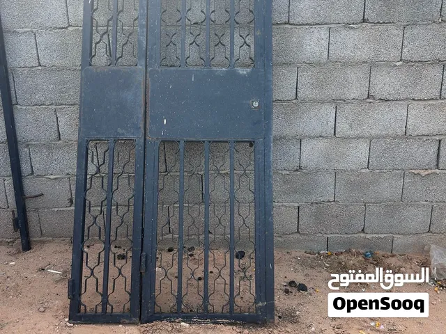 للبيع باب حديد