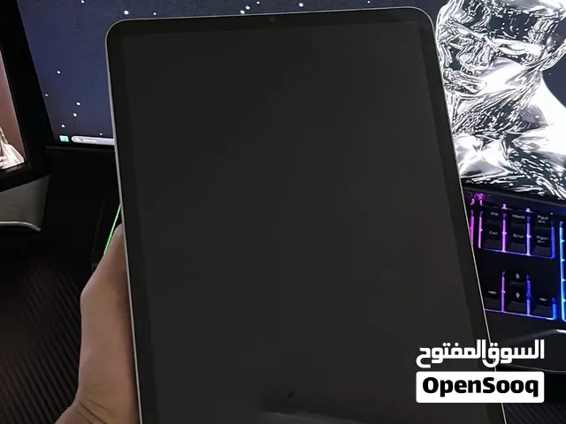 Apple iPad Pro 11 128 GB in Al Batinah