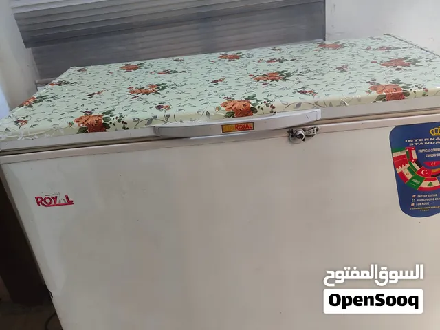 ثلاجة ومجمده للبيع بحاله جيده جدا المكان الغزالية سعر الثلاجة كبيرة ب250والمجمده الحجم الكبير ب200