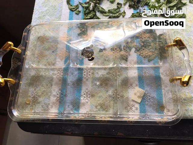 ادوات مطبخ مضيفة حلو و ممكن مكسرات موالح اغراض كثير صحون كاسات طناجر ضغط صدور المنيوم سجاد فرشة تخت