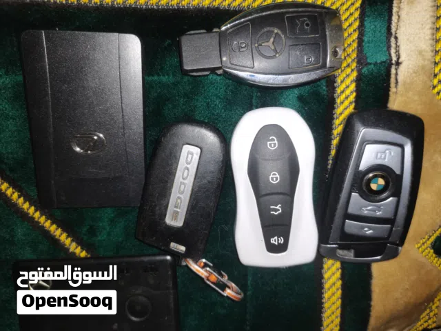 جيلي Geely-بنز (Mercedes-Benz)، وبي إم دبليو (BMW)، ودودج (Dodge).وكرت ليكزس معه مفتاح