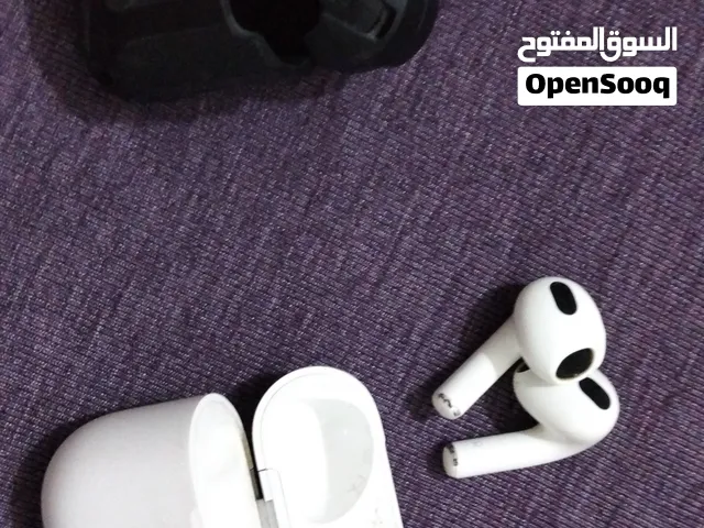 سماعات اربود 3 من ابل  الاصلية كاملة هي والكارتونة