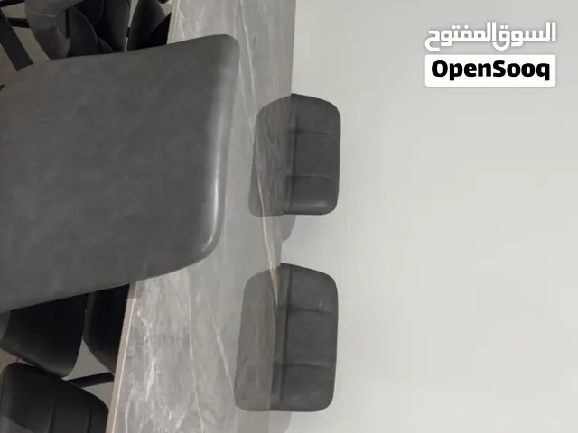 سفرة ست كراسي اللون رمادي غامق