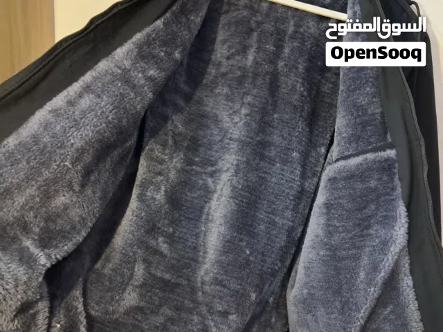 جاكيت شتوي بحالة الممتاز