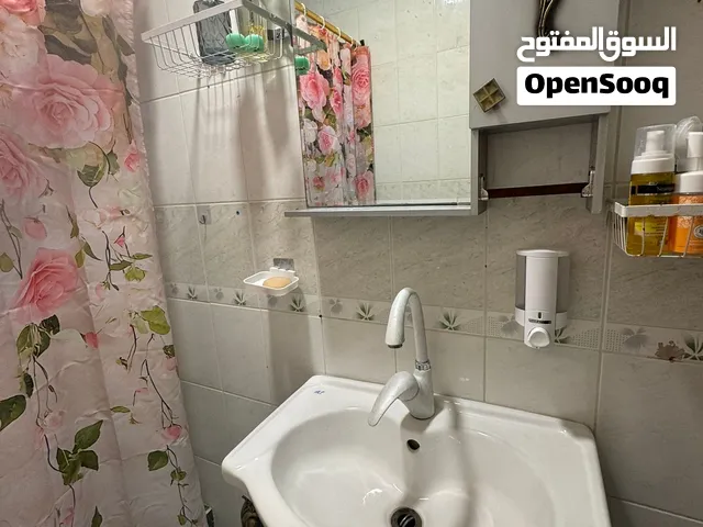 مغسله وميز طعام للبيع