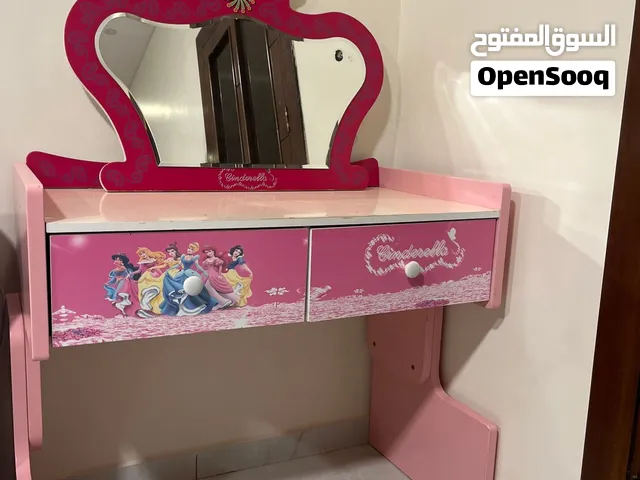 مكتب وخزانه  وأرفف مكتبة الأميرات