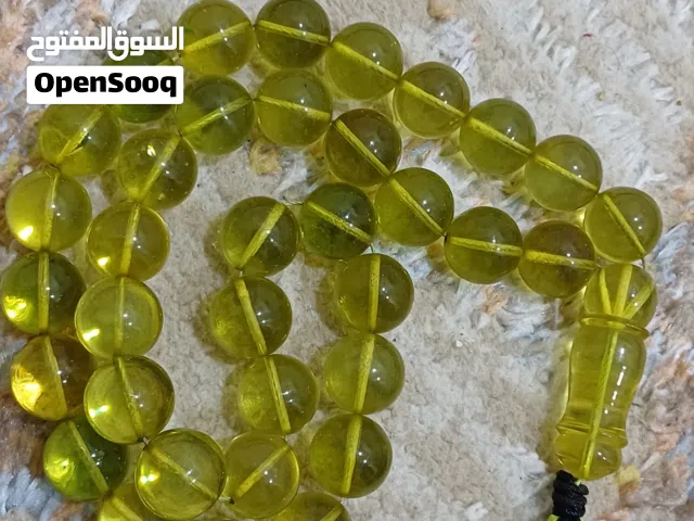 سبح كهرب قديم اصلي وزن الخضره  و السوده  . مكان بصره