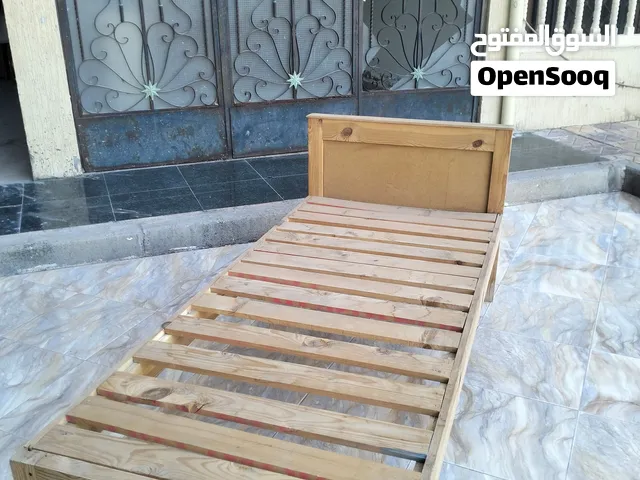 اسرة مستعملة بحالة جيدة