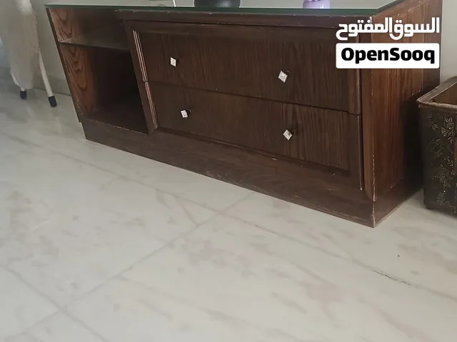 طاولة شاشة خشب زان بحالة ممتازة للبيع في المزة 0