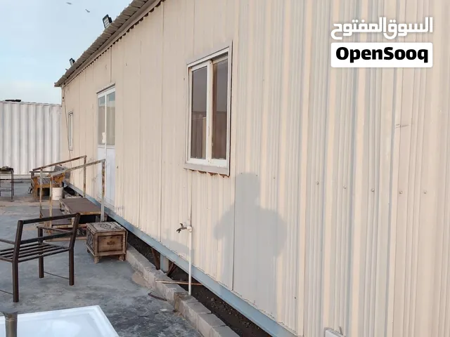 للبيع شاليه ثابت في المطلاع - نظيف جداً وجاهز للسكن يتكوّن من: 3 غرف + حمام