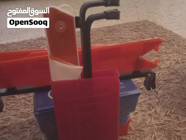 عواكس وصيدليات للبيع