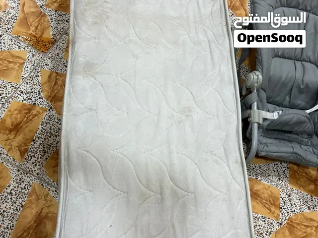 كرسي هزاز للأطفال ودوشك سرير سربنگ