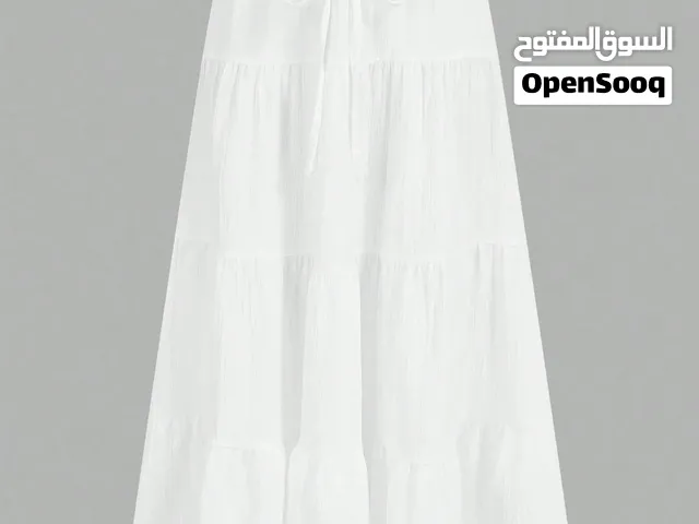 تنورة من شي ان جديده غير مستعملة لون أبيض